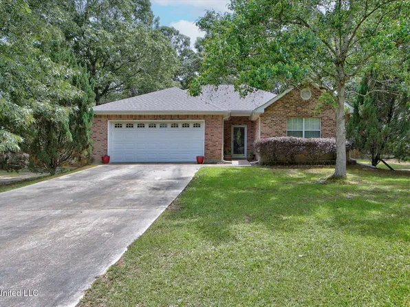 97166 Kapalama Dr, Diamondhead, MS 39525