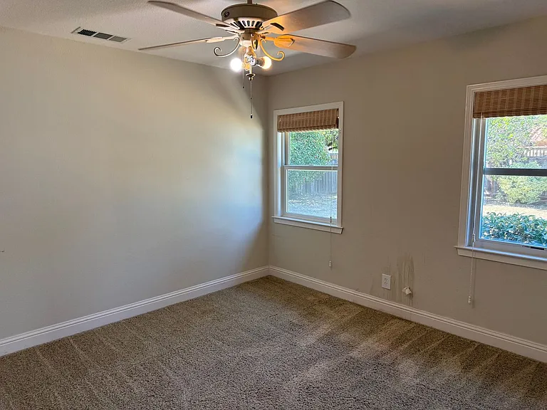 261 Gregory Ln — Photo 14