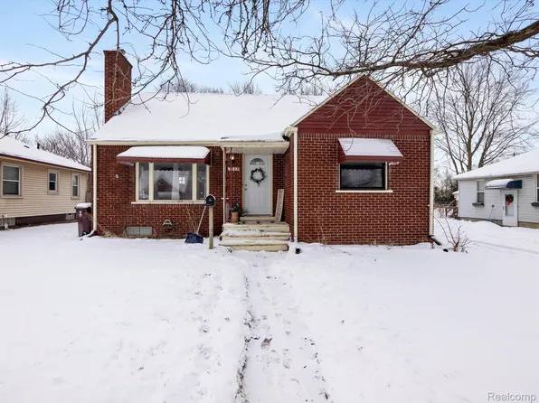 7240 Stephens Rd, Center Line, MI 48015