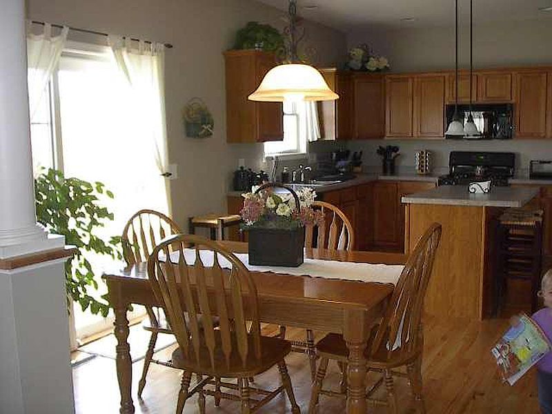 4th image of 15 PRESTWICK Drive