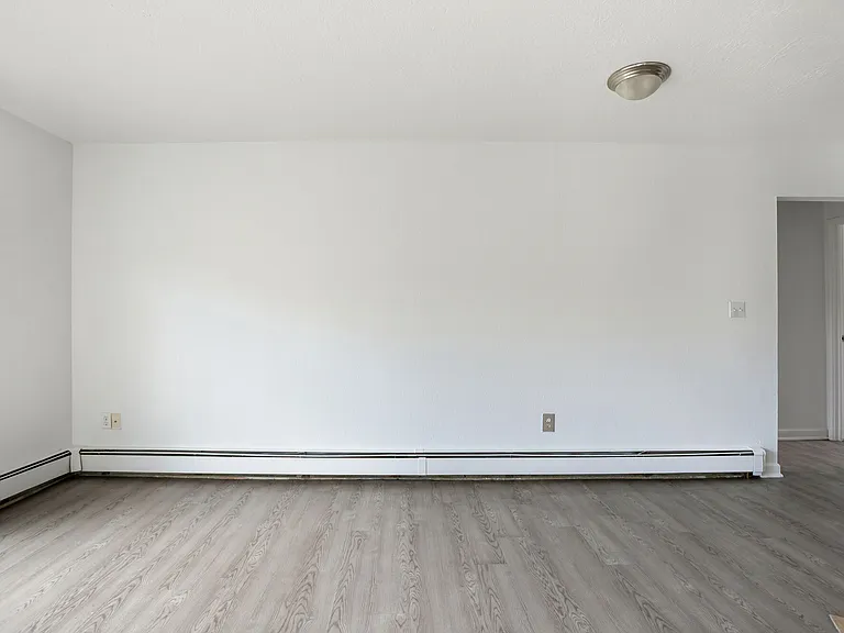 Straight Creek Apartments — Photo 7