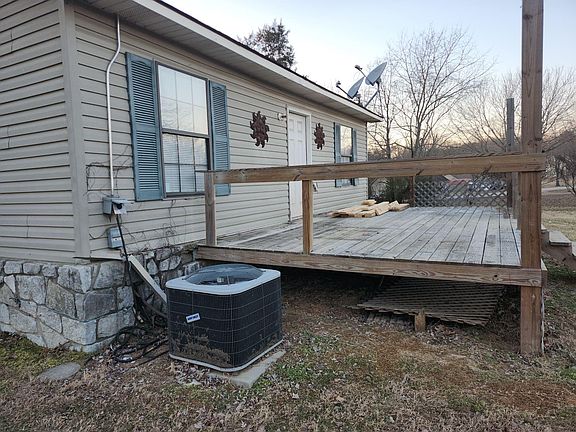 4th image of 20 Windsor Dr