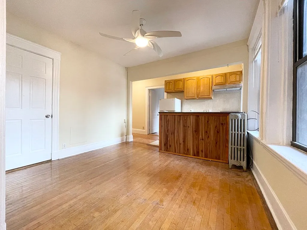 1 bed, 1.0 bath, 427 sqft, $1,995 — Photo 2