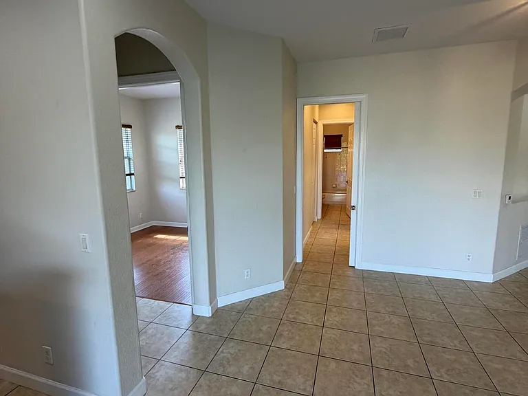 8079 NW 127th Ln #2-F — Photo 4