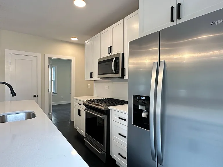64 N Margin St #5 — Photo 5