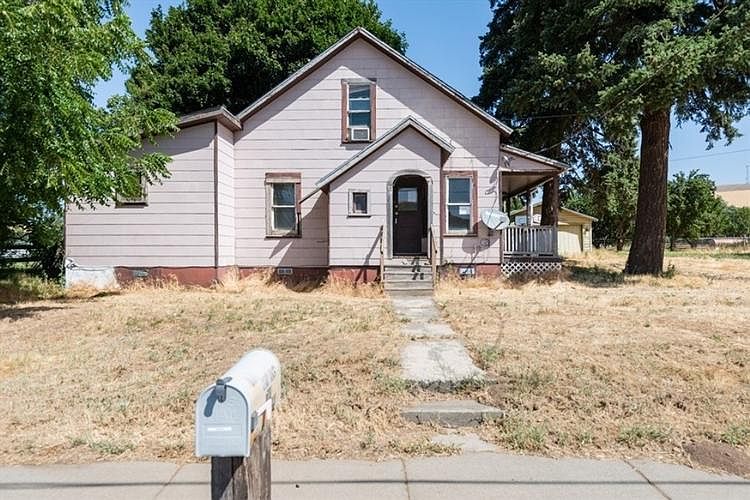 1st image of 704 W 2nd St