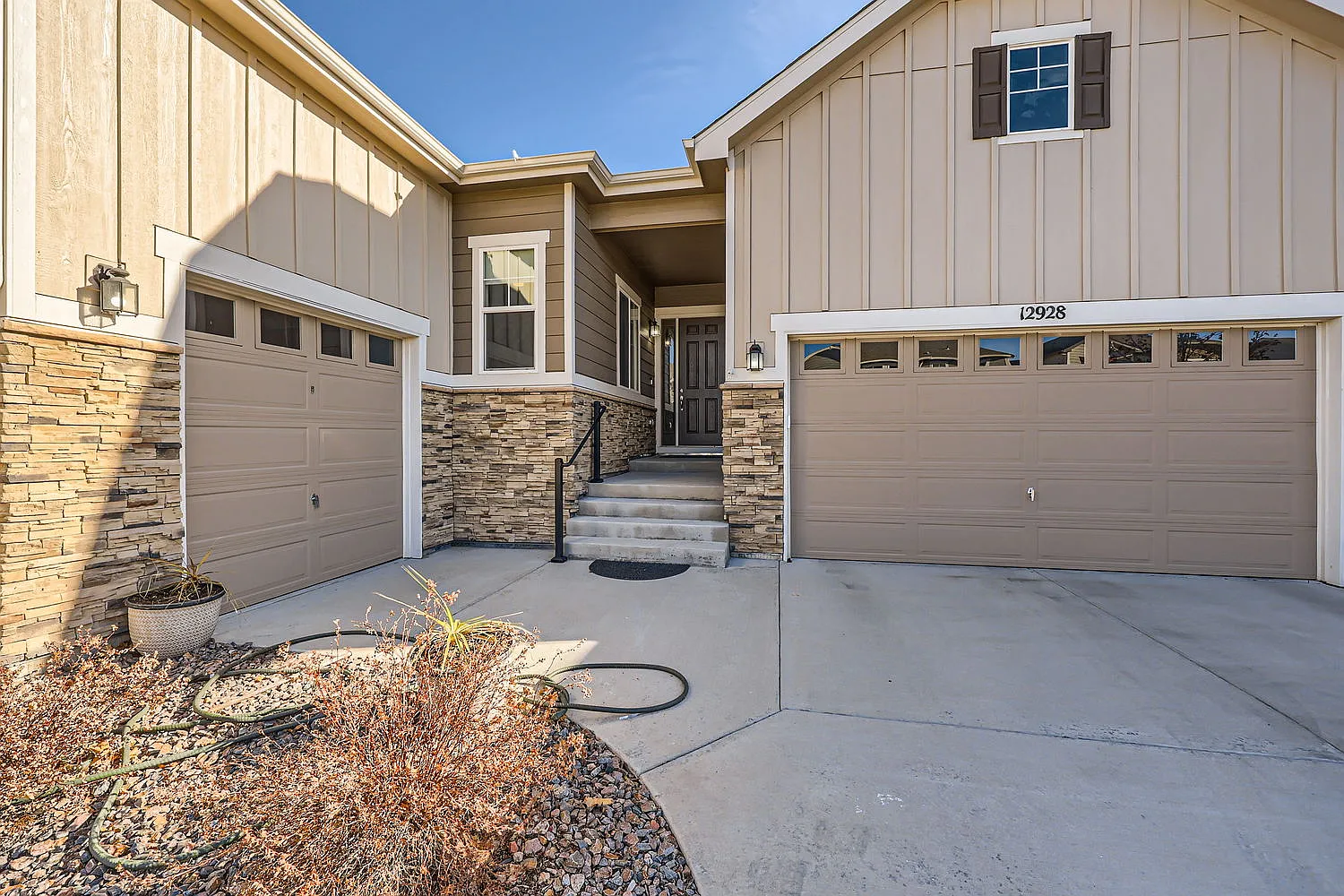 5 bed, 4654 sqft, $4,300 — Photo 4