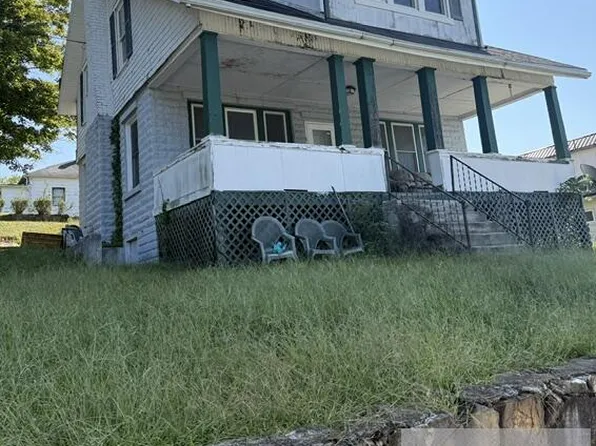 18 Harmon St, Bluefield, VA 24605