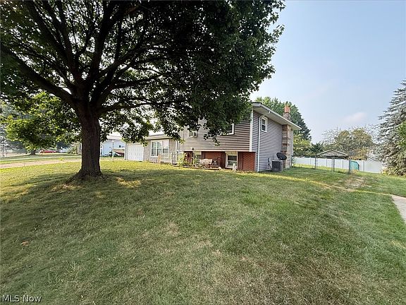 3rd image of 5364 Pisces St SW