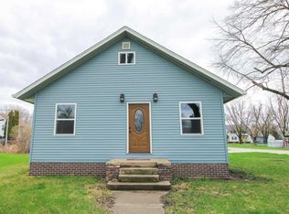 423 S Main St, Pomeroy, IA 50575