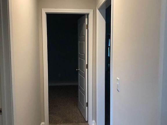 4th image of 122 Gary Cir #L-17a
