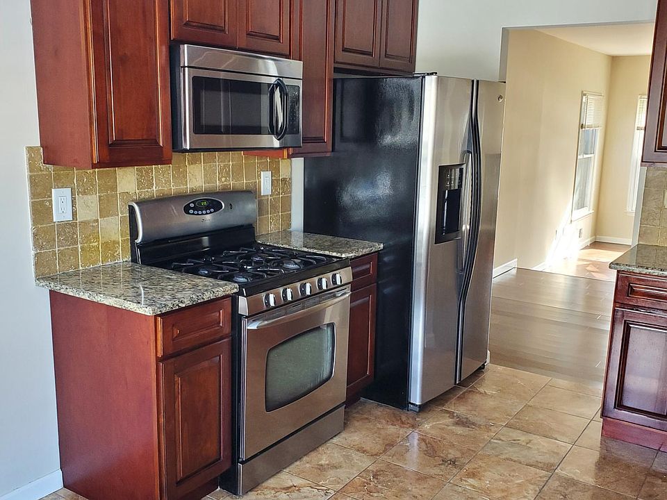 Kitchen - view 1