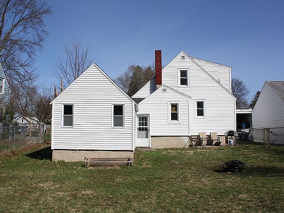 2nd image of 402 Melrose Dr