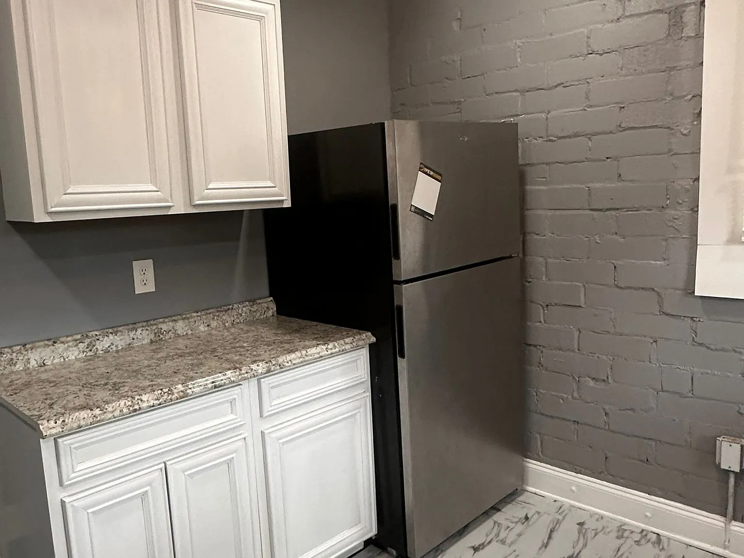 2 bed, 1.5 bath, 1100 sqft, $1,400 — Photo 2