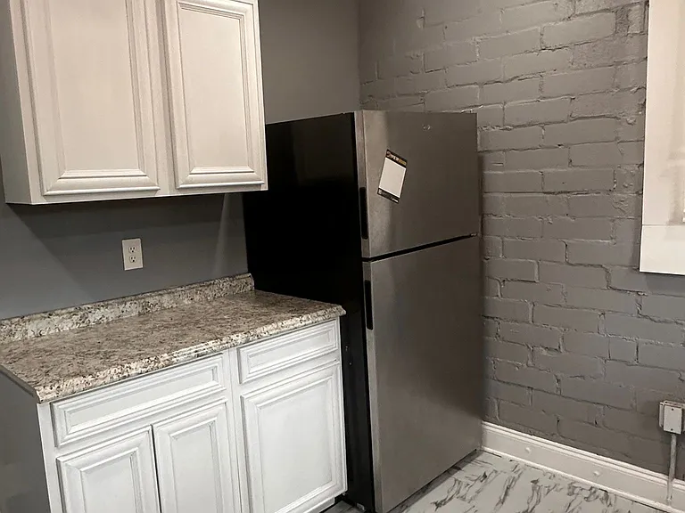 384 Sunset Ave NW #3 — Photo 2