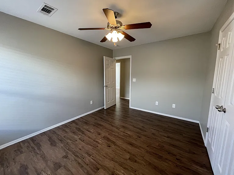 2902 SW Deerfield Blvd #2 — Photo 14