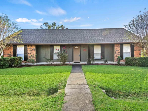 7473 Pennhill Dr, Baton Rouge, LA 70817