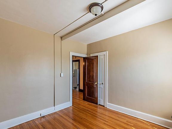 4th image of 2464 Harney St APT 40