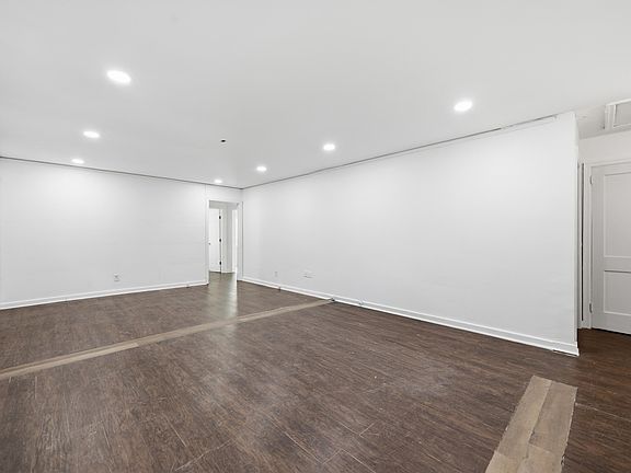3rd image of 1404 Dreher St