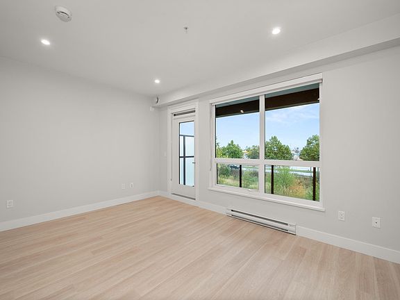 4th image of 1942 Starling Dr #205
