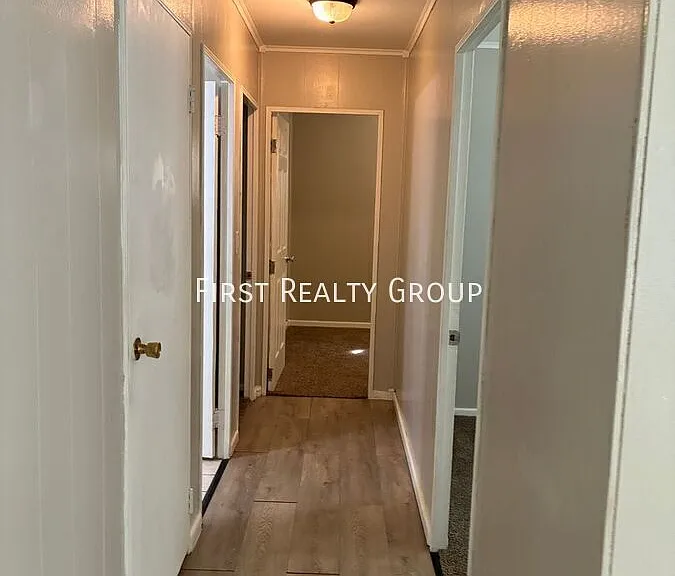 1498 Elaine St — Photo 6
