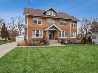 915 29th St, Des Moines, IA 50312