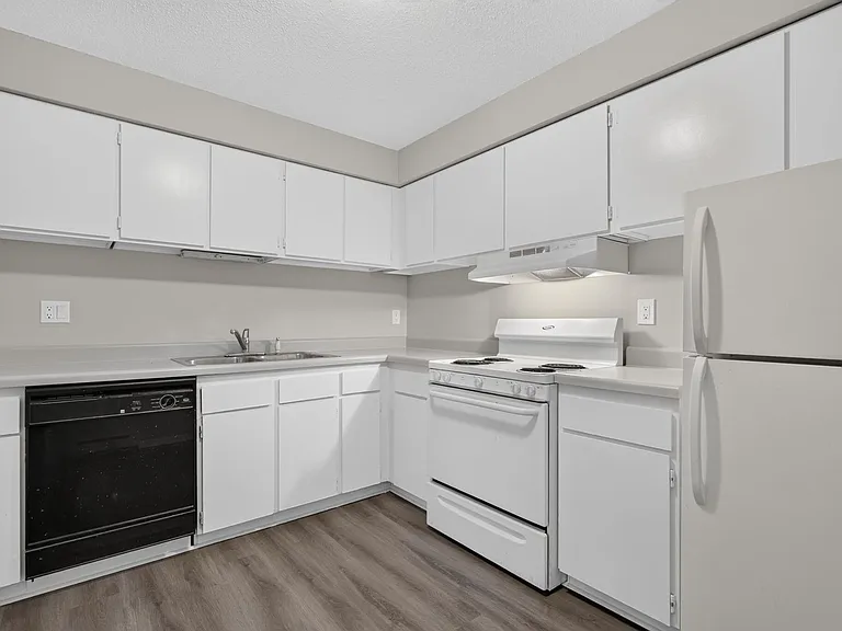Willow Knolls Apartments — Photo 55