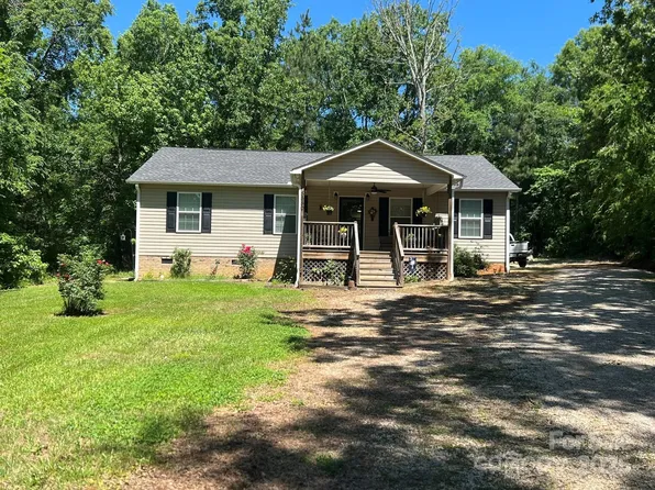 5550 Hillsdale St, Fort Lawn, SC 29714