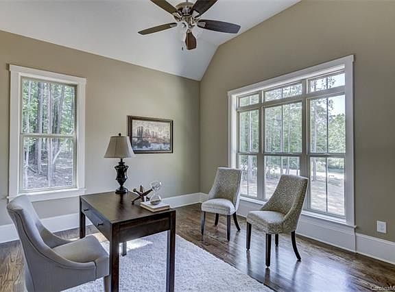 4th image of 297 Tennessee Cir