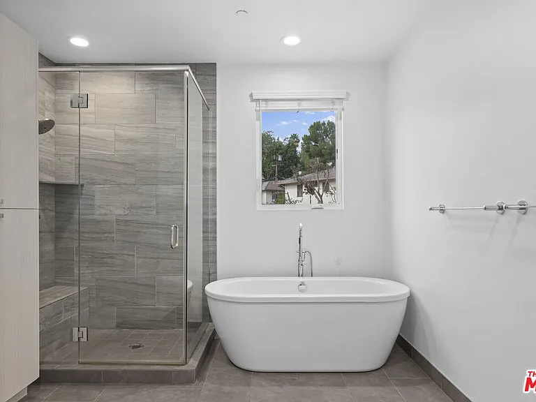 11912 Laurelwood Dr #201 — Photo 18