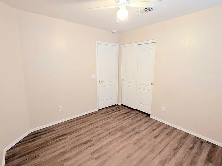 116 W Del Rio St — Photo 24