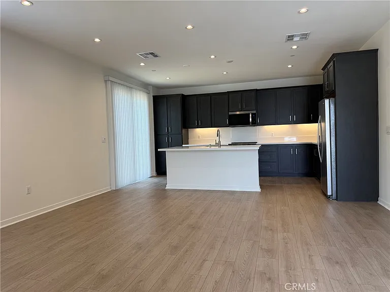 6331 Sierra Vista Ln — Photo 3