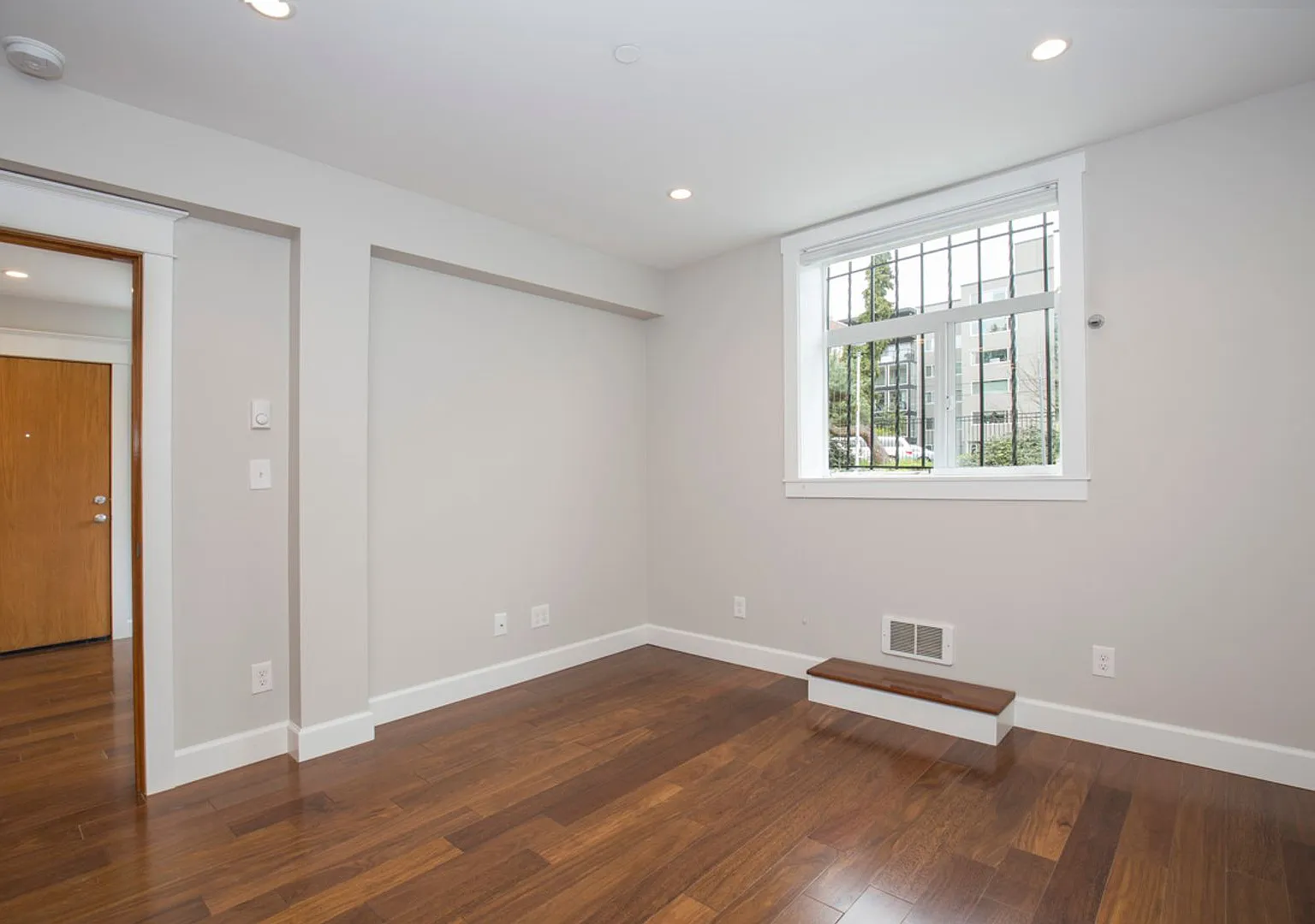 Blaine Apartments — Photo 3
