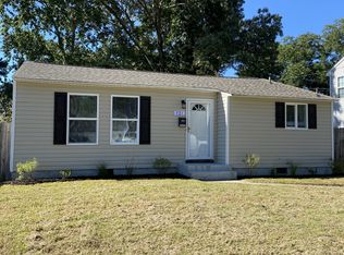 721 Potter Rd, Chesapeake, VA 23320