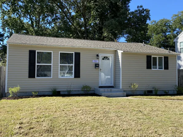 721 Potter Rd, Chesapeake, VA 23320