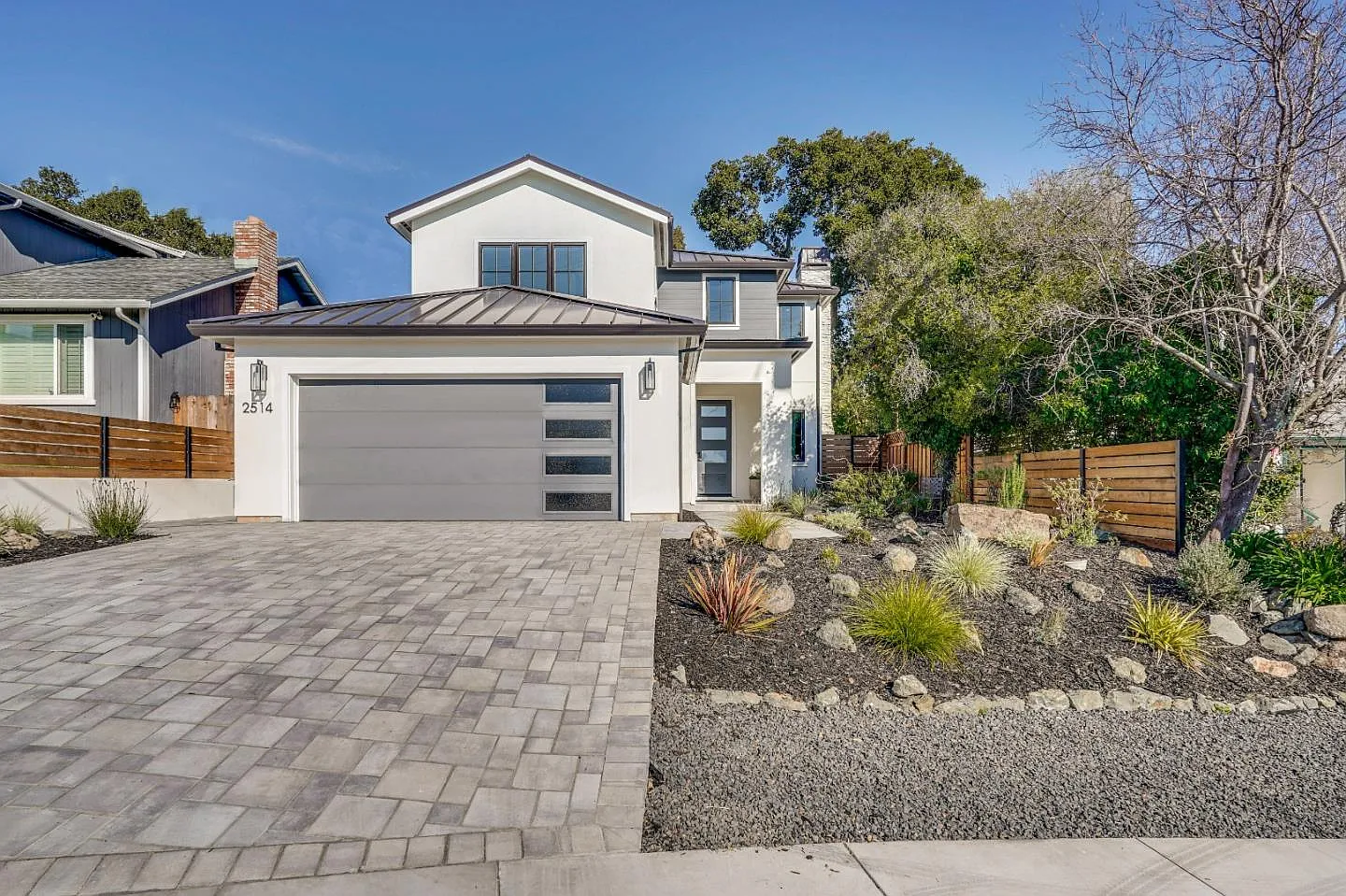 2514 Dekoven Ave photo 1