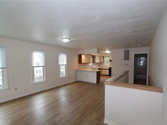 4th image of 2475 Fentress Ave