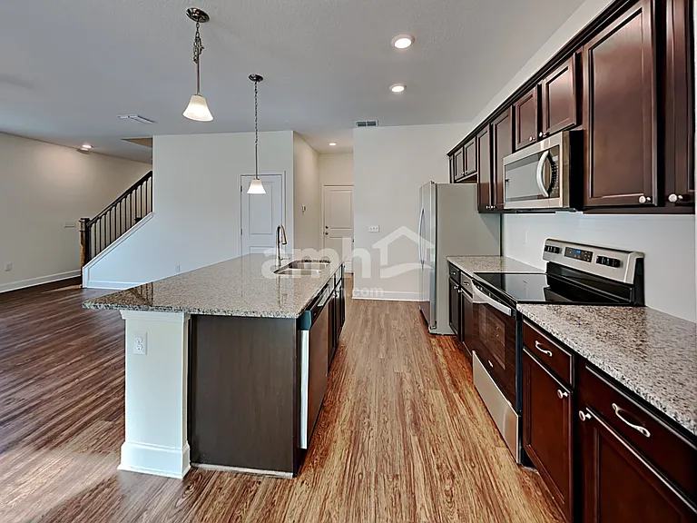 2811 Wilder Meadows Ln — Photo 3