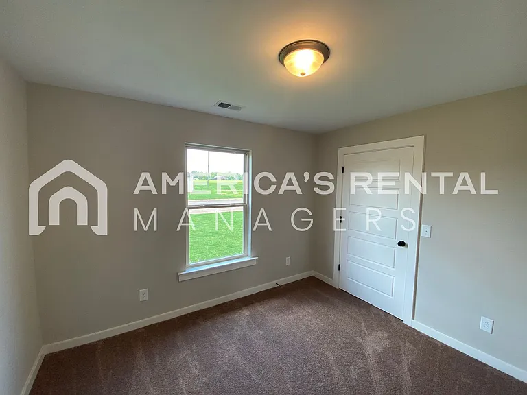 145 Sunlight Cir — Photo 13