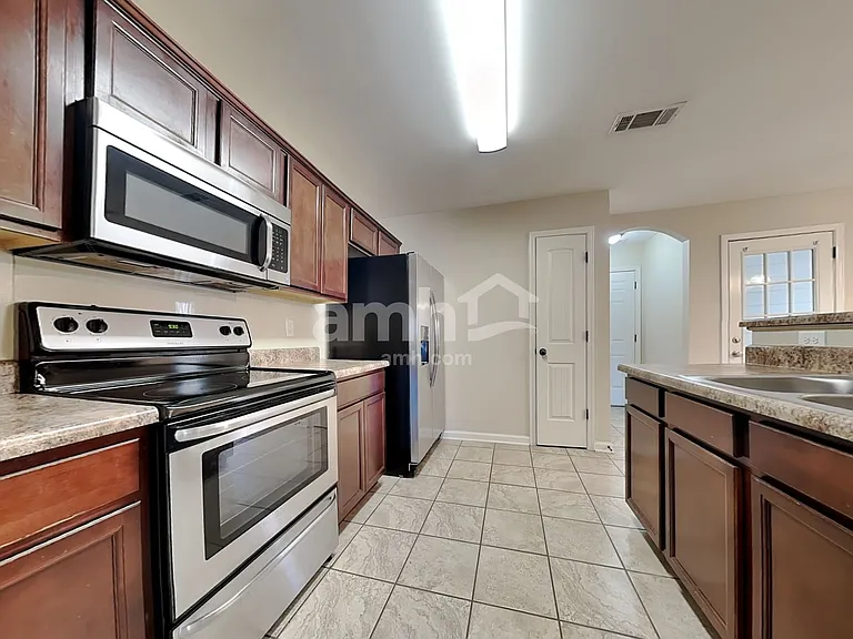 1246 Carlton Ridge Dr — Photo 3