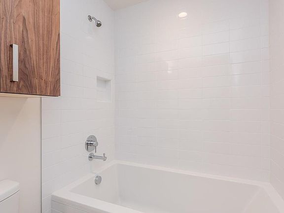 4th image of 222 West Ave Unit 2107