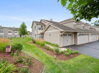 946 Arvle Cir #946, Sycamore, IL 60178