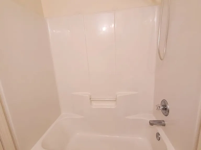 647 Virginia Oak Ct — Photo 16