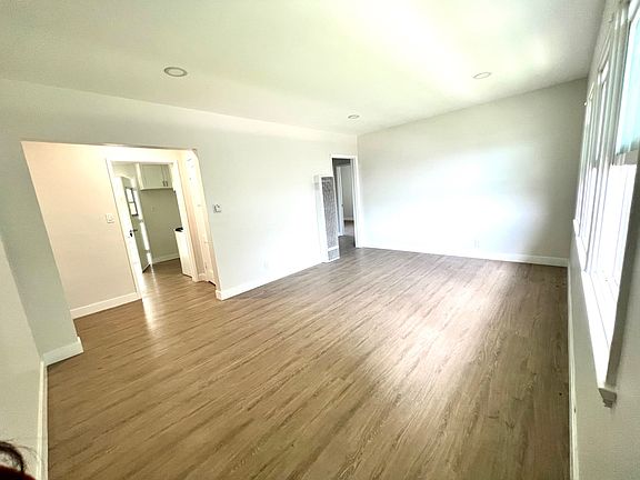5th image of 1808 W Glenoaks Blvd APT D
