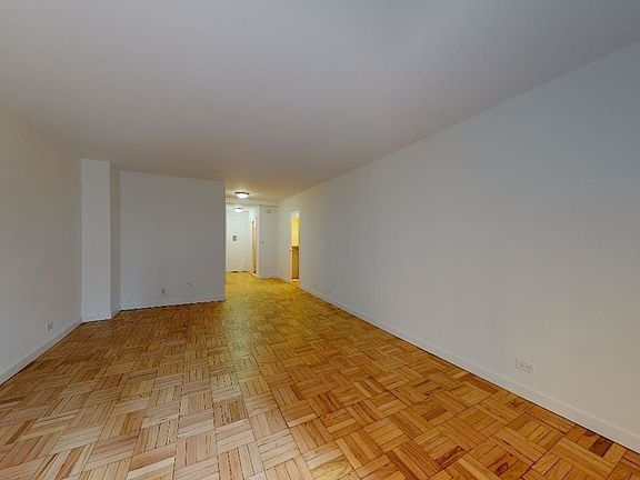 4th image of 412 E 55th St #3AA