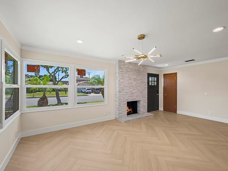 9433 Geranium Cir — Photo 33