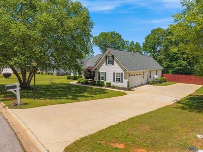 106 Brandi Starr Ct, Greer, SC, 29651