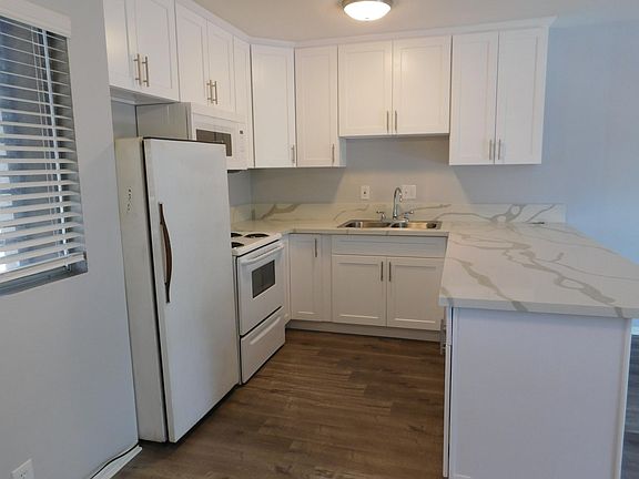 5th image of 6930 Fulton Ave APT 20