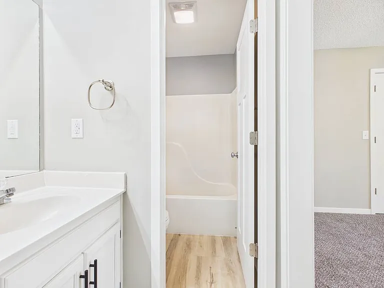 1206 Foxridge Dr — Photo 31