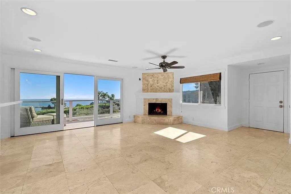 2 bed, 2.0 bath, 1088 sqft, $6,250 — Photo 3